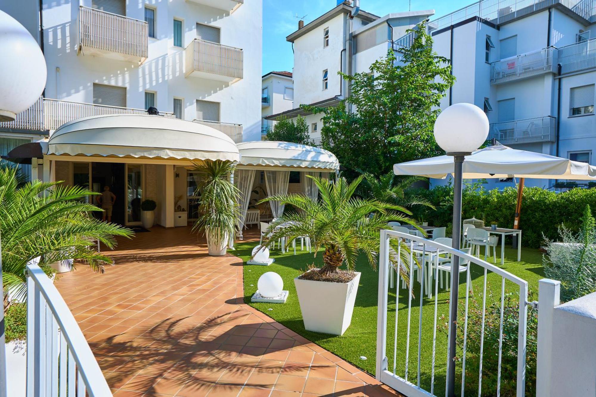 Hotel Bruna B&B Milano Marittima Luaran gambar